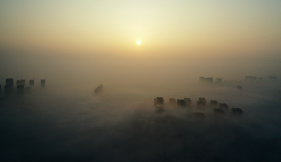 云雾笼罩沛县城  风景壮美如画卷